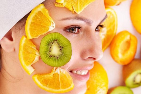 Chemisches Peeling mit Fruchtsäuren (AHA)